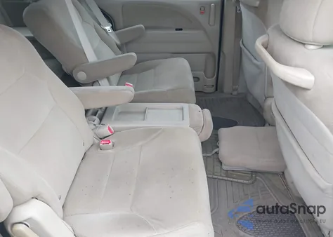 2008 Honda Odyssey Ex z USA, uszkodzony, nr VIN 5FNRL384X8B015822